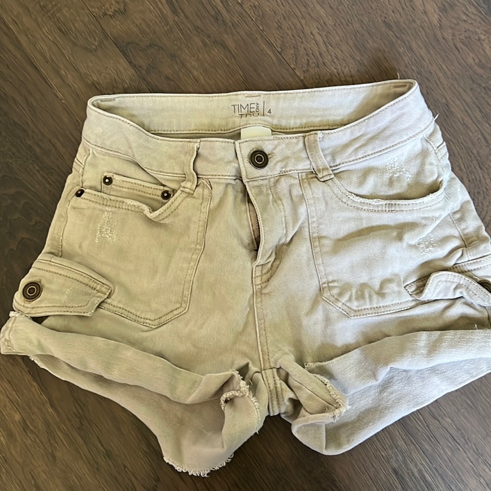 Size 4 khaki shorts
